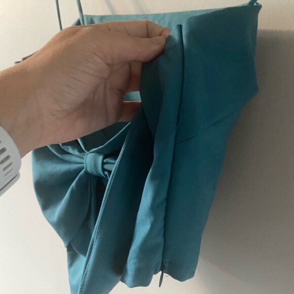 Cropped Cami with Bow - Picture 4 of 4